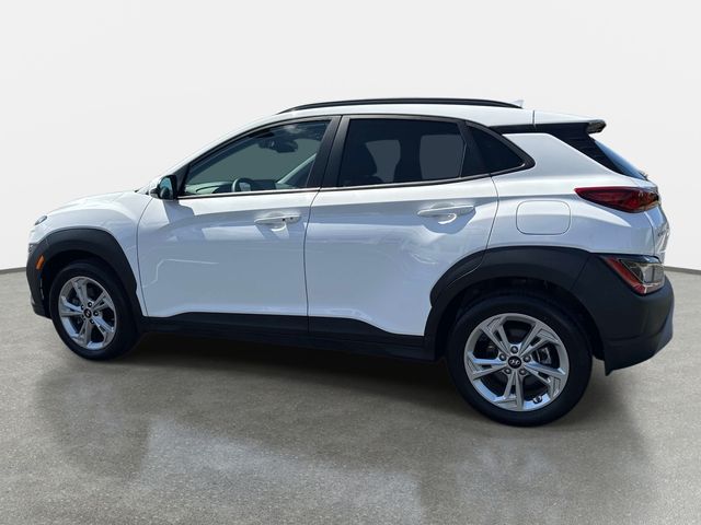 Used 2023 White Hyundai SEL image 3