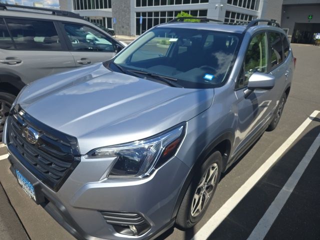 2023 Ice Silver Metallic Subaru Forester Premium AWD SUV