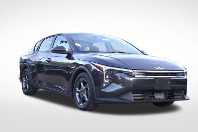 Interstellar Gray 2025 Kia K4 Sedan Front-Wheel Drive Continuously Variable Transmission