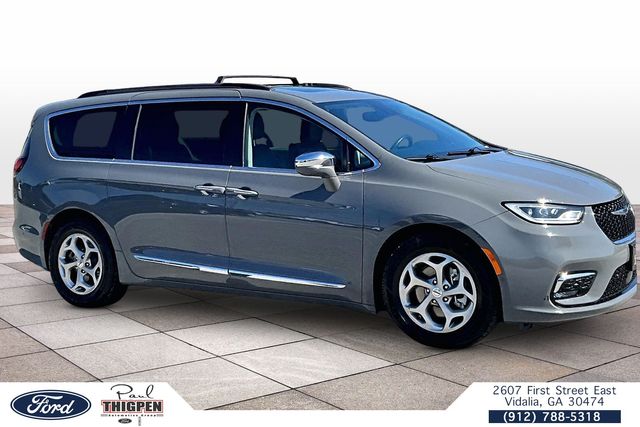 Ceramic Gray Clearcoat 2022 Chrysler Pacifica Limited FWD Minivan Front-Wheel Drive 9-Speed Automatic
