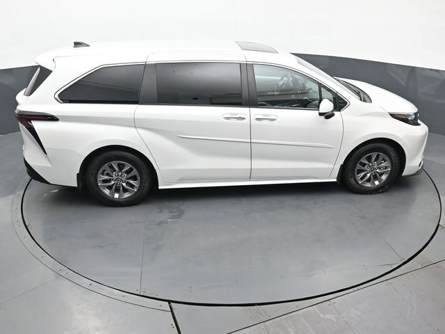 2024 Toyota Sienna XLE 44