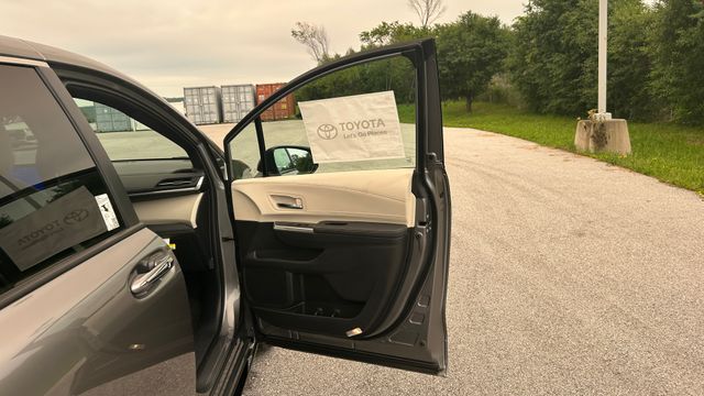 New 2026 Toyota Sienna Van