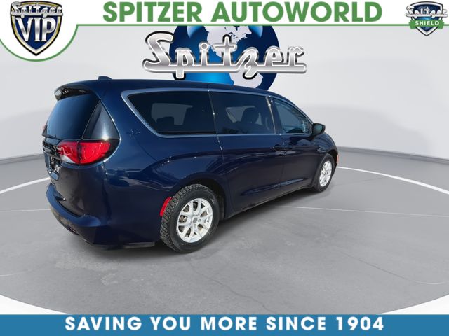 Used 2017 Blue Chrysler LX image 9