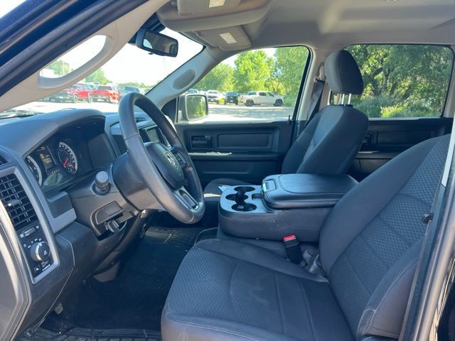 2019 Brilliant Black Crystal Pearlcoat Ram 1500 Classic Express 4X4 Truck