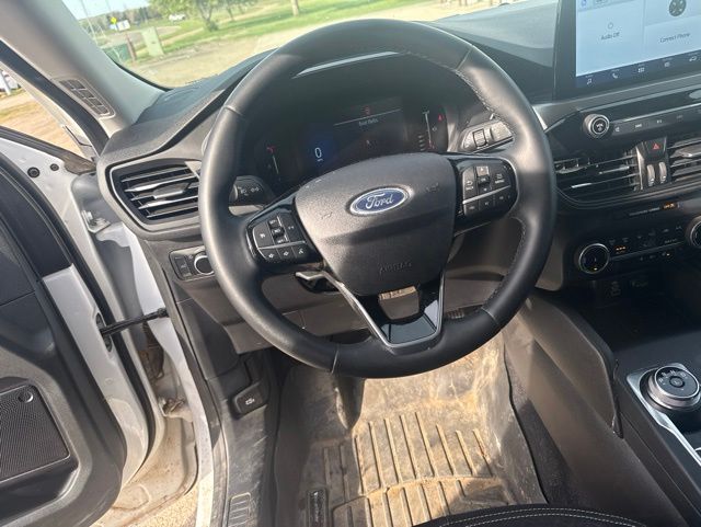 2024 Oxford White Ford Escape Active AWD SUV