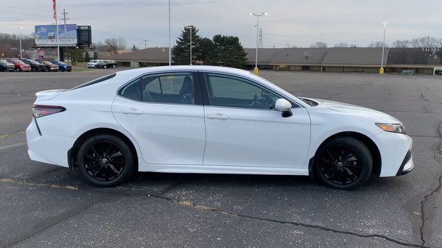 2022 Toyota Camry SE 9