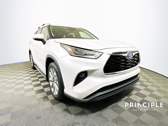 2022 Toyota Highlander Hybrid Limited photo
