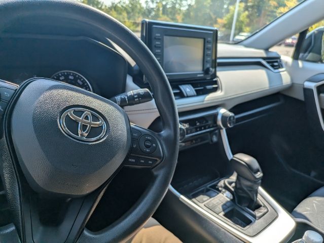 2021 Toyota RAV4 XLE 30