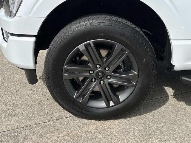 View vehicle photo 5