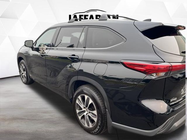 Used 2021 Toyota Highlander Hybrid SUV