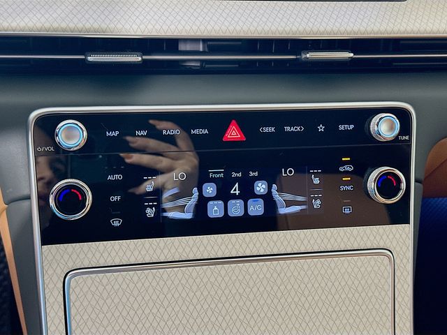 Thumbnail: 2026 Genesis GV80 - 14