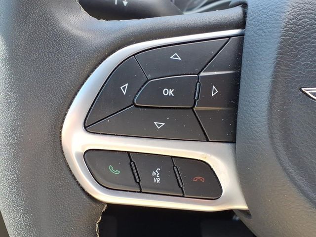 2023 Chrysler Pacifica - Image 12