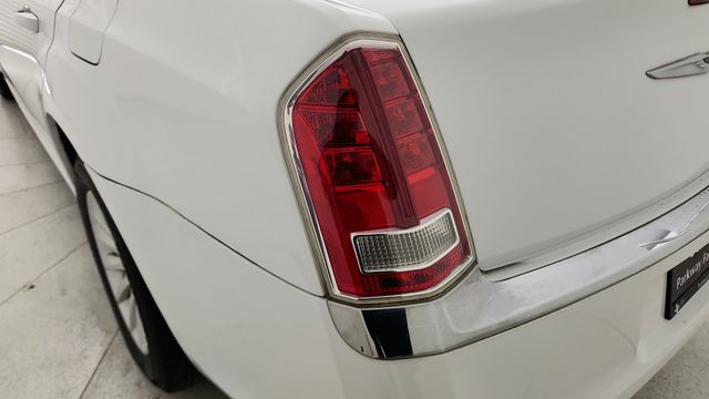 2014 Chrysler 300 Base White at Autostrade