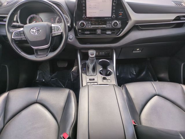 used 2022 Toyota Highlander car, priced at $32,771