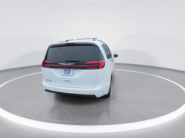 Used 2021 Bright White Clearcoat Chrysler Touring L image 8