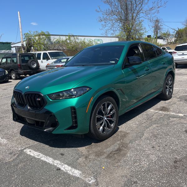 2024 BMW X6 M60i