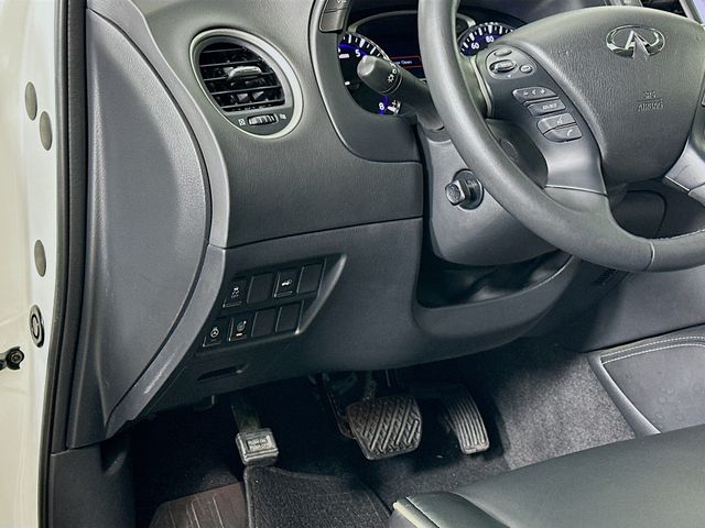 2018 INFINITI QX60 Base 10