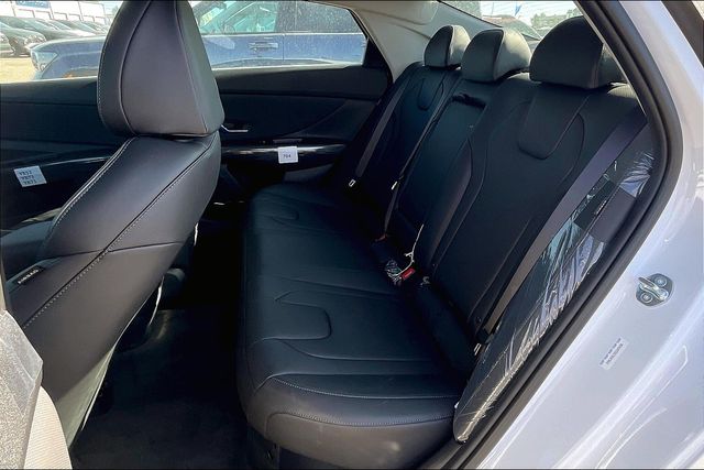 2025 Hyundai Elantra Hybrid Limited photo