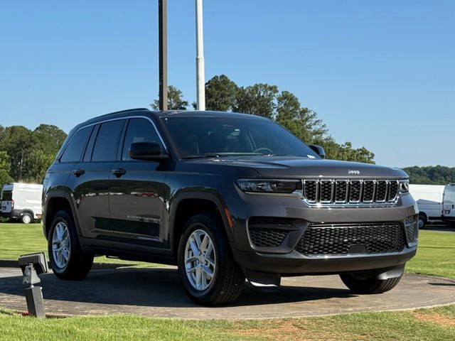 2026 Jeep Grand Cherokee Laredo 4x4's photo