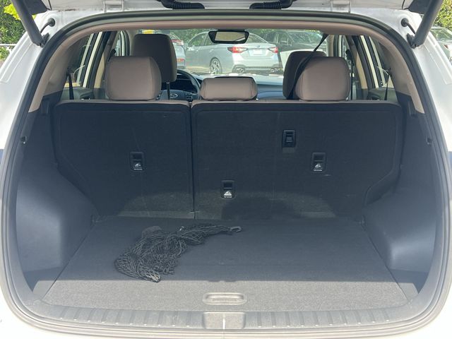 Used 2019 White Hyundai Sport image 38