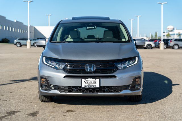 2025 Honda Odyssey Touring 2