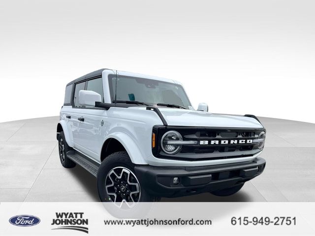 Oxford White 2026 Ford Bronco SUV / Crossover Four-Wheel Drive Automatic