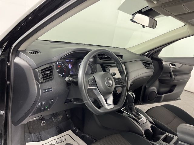 2019 Magnetic Black Pearl Nissan Rogue S FWD SUV