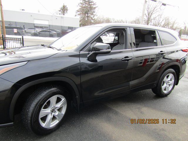 used 2022 Toyota Highlander car, priced at $21,999