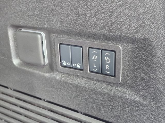 2025 Chevrolet Tahoe Premier:C02748