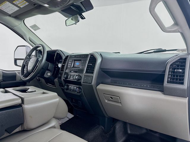 2022 Ford F-350SD XL photo