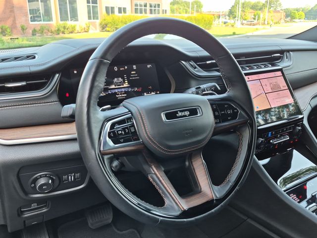 Used 2025 Gray Jeep Summit image 31
