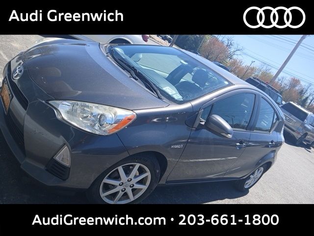 2014 Toyota Prius c Three's photo