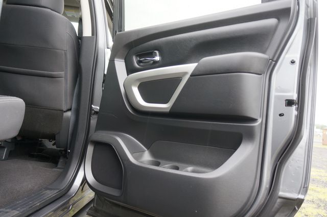 2024 Nissan Titan SV - Photo 40