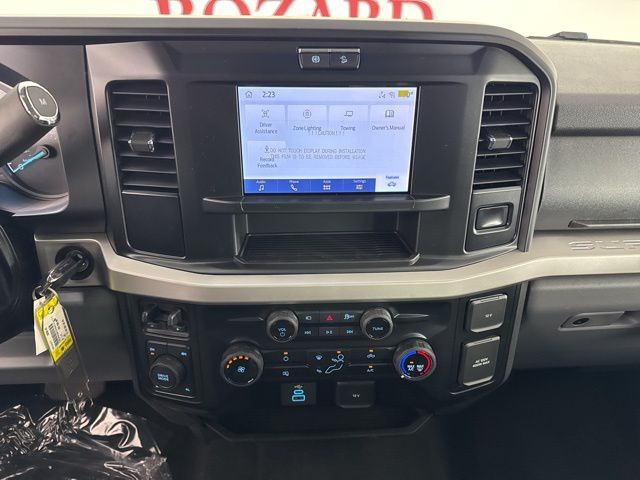 2025 Oxford White Ford Super Duty F-350 SRW XLT 4X4 Truck