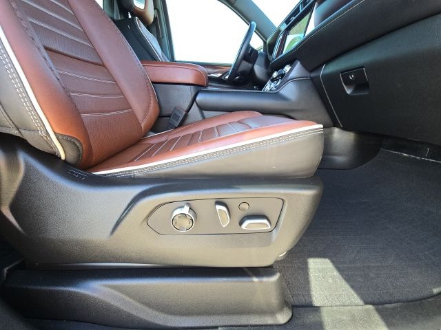 2024 GMC Yukon Denali Ultimate:C02471