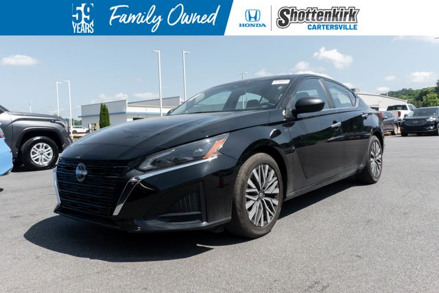 2024 Nissan Altima's photo