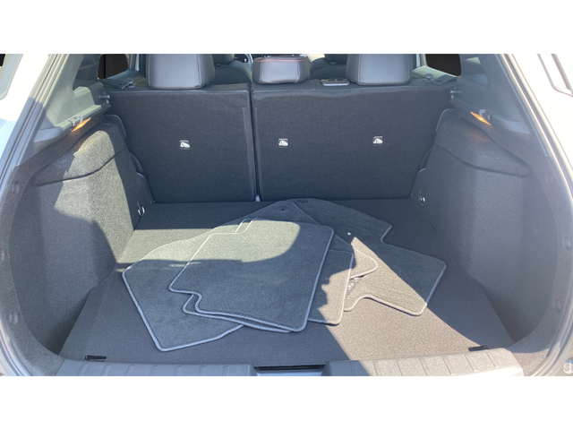 Used 2025 Aspen White Tricoat Nissan SR image 26