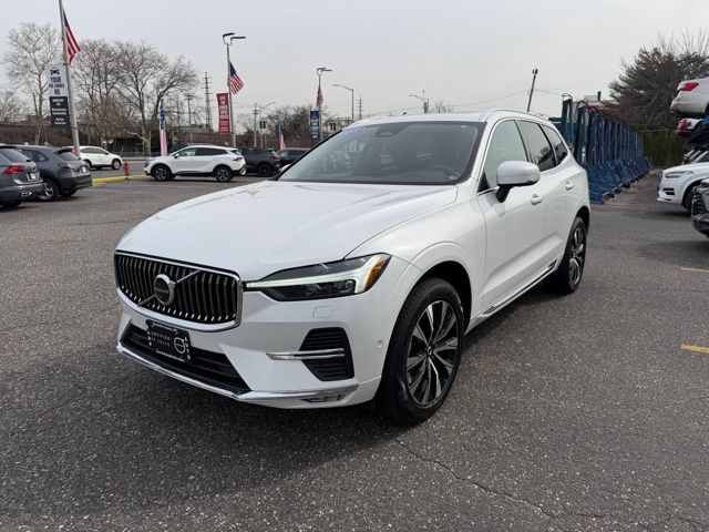 2023 Volvo XC60 B5 Plus Bright Theme AWD