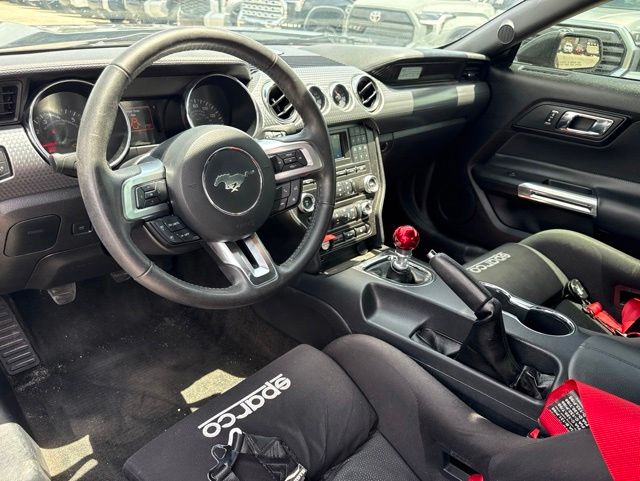 2017 Ford Mustang GT - Photo 10