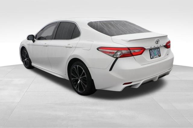 2018 Toyota Camry SE 21