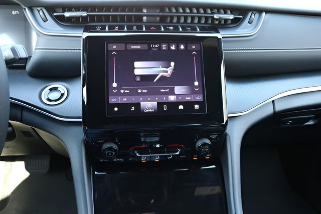 Used Car 2025 Jeep Grand Cherokee  Laredo For Sale Under $35,000 In Austin, Texas