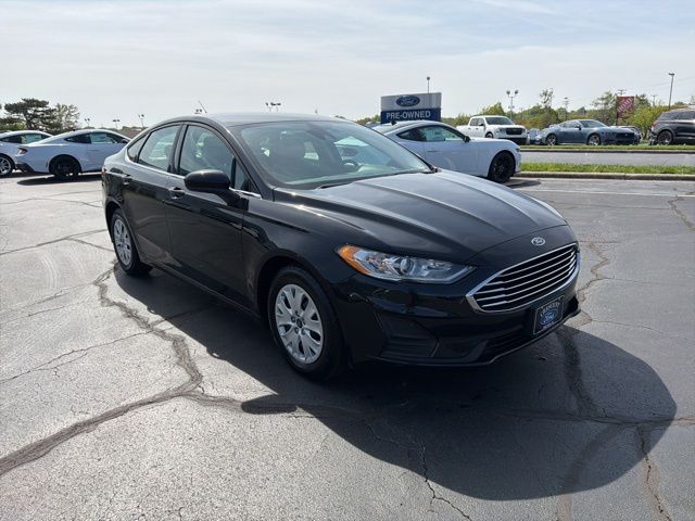 Black 2019 Ford Fusion S Sedan Front-Wheel Drive 6-Speed Automatic