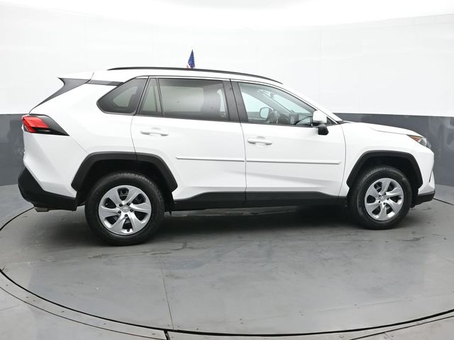 2021 Toyota RAV4 LE 7