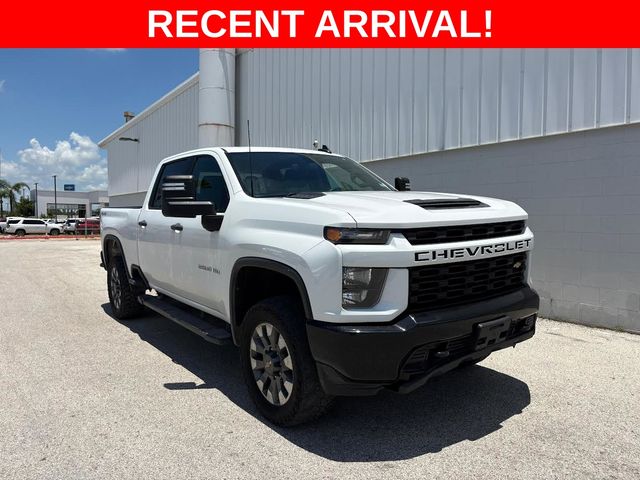 Summit White 2022 Chevrolet Silverado 2500HD Pickup Truck Four-Wheel Drive 6-Speed Automatic