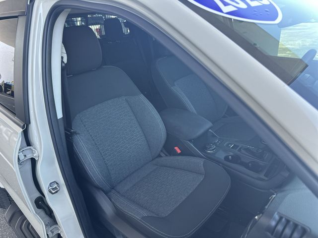 Used 2025 Beige Ford XLT image 27