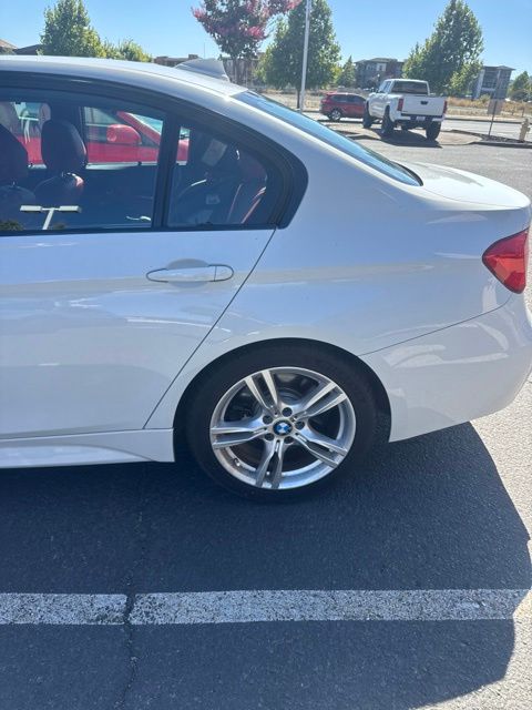 Alpine White 2015 BMW 3 Series Sedan Rear-Wheel Drive 8-Speed Automatic