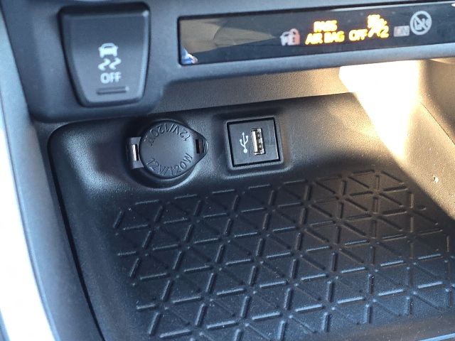 2023 Toyota RAV4 XLE:B02179