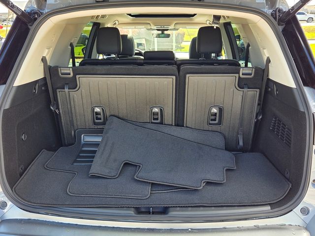 New 2026 Gray Nissan Platinum image 13