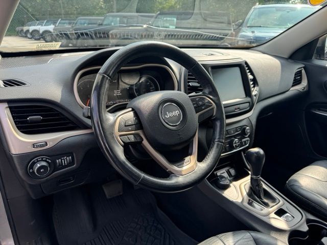 Used 2016 Silver Jeep Limited image 24