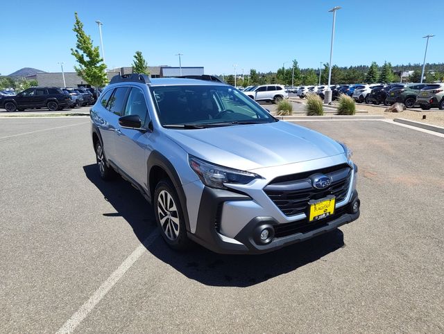 2024 Subaru Outback Premium's photo